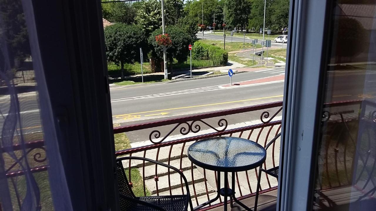 Alfa Apartman Harkány Esterno foto