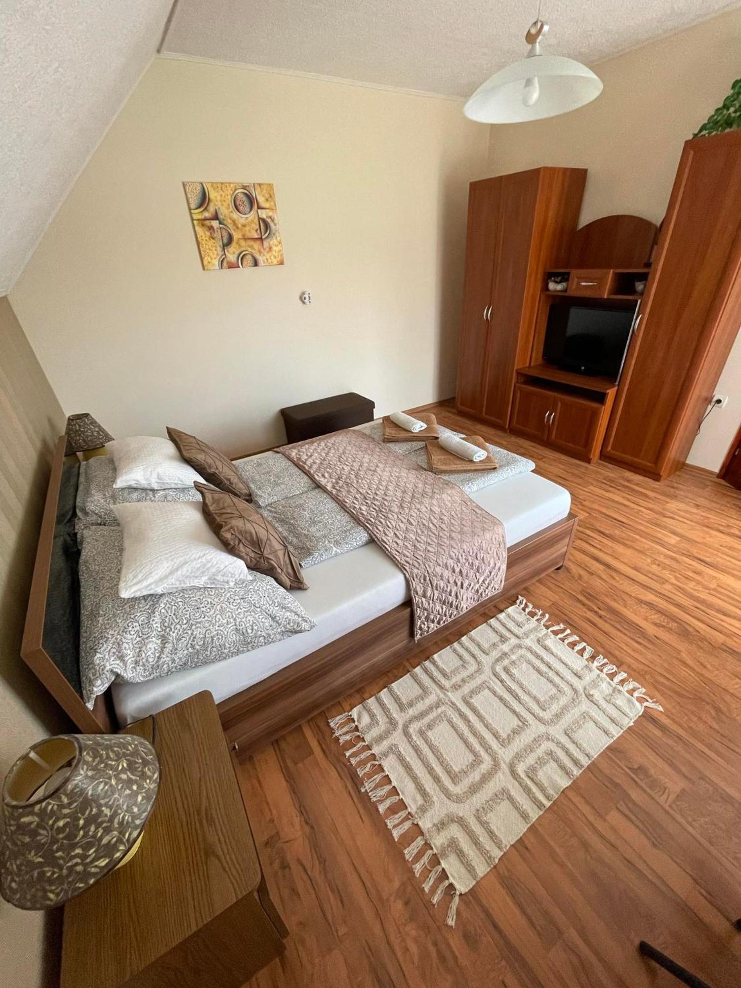 Alfa Apartman Harkány Esterno foto