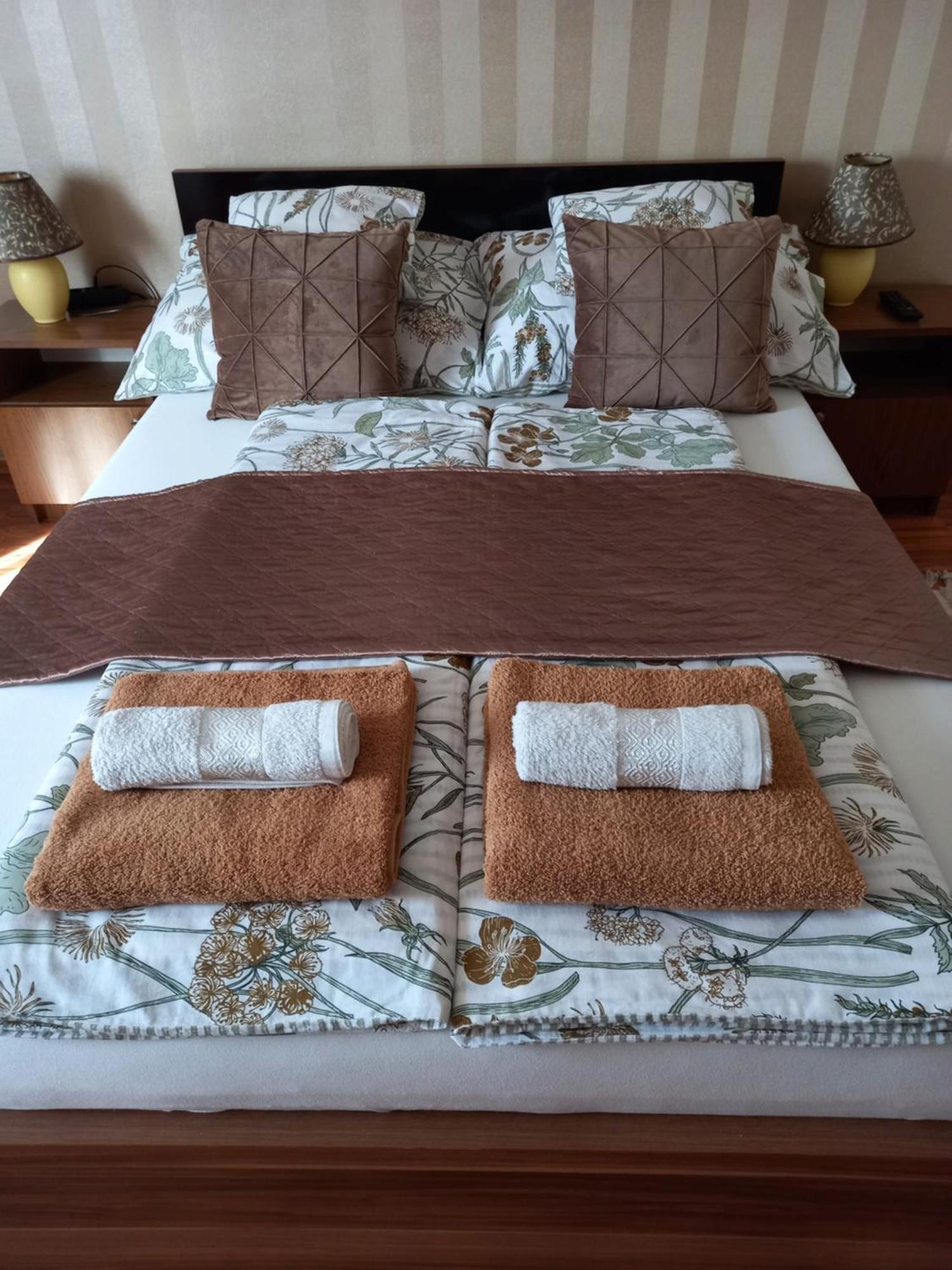 Alfa Apartman Harkány Esterno foto