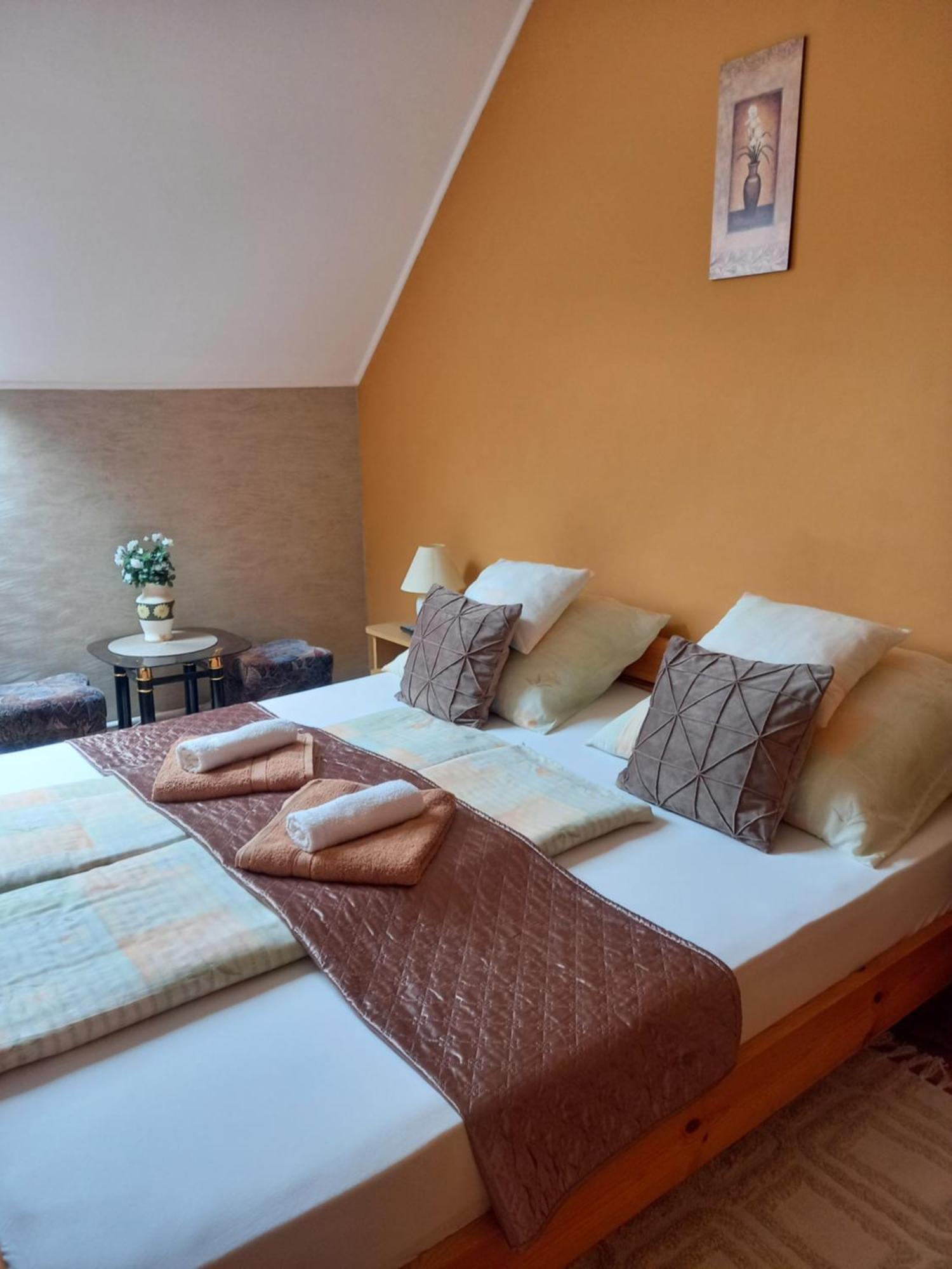 Alfa Apartman Harkány Esterno foto